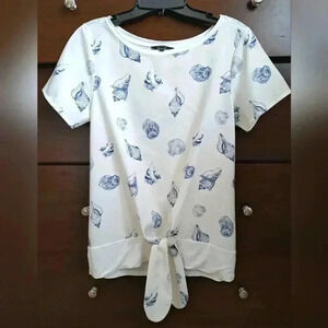 ❤️ RW&Co. Short Sleeved  Top Blue White Shells Tie Front Size XS Lightweight